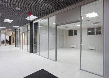Перегородки для зонирования магазина