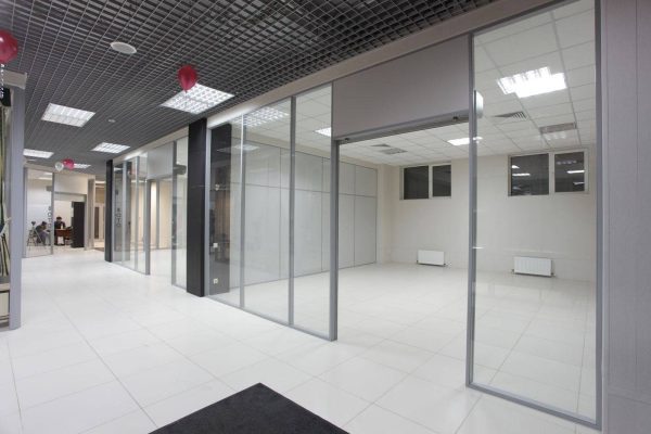 Перегородки для зонирования магазина